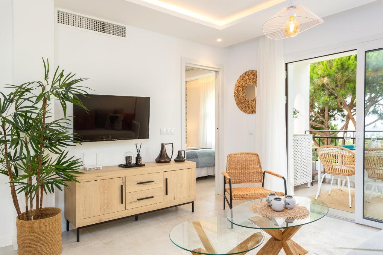 Club Delta Apartments By Ghr Rentals Міхас Екстер'єр фото